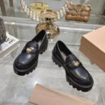 Miu Miu 2024 秋冬新款的厚底乐福鞋 黑色 - Imagem 4