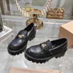 Miu Miu 2024 秋冬新款的厚底乐福鞋 黑色 - Imagem 3