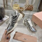 MiuMiu缪缪  新款系带休闲 运动鞋 银色 - Imagem 2