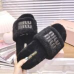 M家2024缪缪 秋冬新款字母羊毛拖鞋黑色 - 图片 2