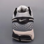 NK Zoom Vomero 5 网面透气休闲鞋 黑卡其配色 - 图片 2