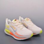 Nike Air Zoom Vomero 18 杏色