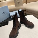 PRADA Monolith Suede Combat Boots 深棕色麂皮厚底三角标马丁靴 - 图片 3
