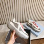 PRADA普拉达男士系带皮革休闲运动鞋灰红配色 - Imagem 3