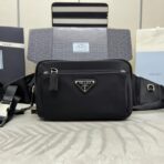 Prada Re-Nylon 与刷纹皮革腰包