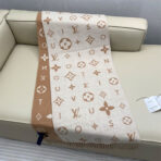 Reykjavik 2.0 围巾为柔软山羊绒标注 Monogram 花卉和 LV 字母 - 图片 2