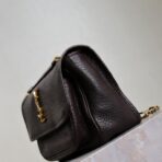 Saint Laurent Niki 深棕色裂纹皮革金扣链条单肩包 （大号） - Imagem 2