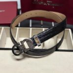 Salvatore Ferragamo（菲拉格慕）黑色鳄鱼纹印花小牛皮双面腰带 银色 Gancini 扣皮带