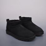 UGG羊毛一体迷你短靴 黑色