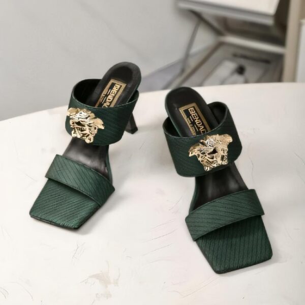 VERSACE Medusa Aevitas Mule Sandals 深绿色蛇纹皮革美杜莎装饰高跟穆勒鞋