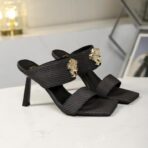 VERSACE Medusa Aevitas Mule Sandals 黑色蛇纹皮革美杜莎装饰高跟穆勒鞋 - 图片 4