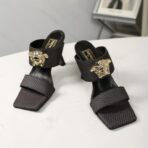 VERSACE Medusa Aevitas Mule Sandals 黑色蛇纹皮革美杜莎装饰高跟穆勒鞋