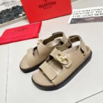 Valentino Garavani Heart Stud Double-Strap Platform Sandals 浅卡其色皮革厚底休闲凉鞋 - 图片 4