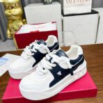 Valentino Garavani One Stud XL Low-Top Trainer（华伦天奴 Garavani One Stud XL 低帮运动鞋）白蓝拼色 - 图片 4