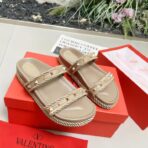 Valentino Garavani Rockstud Platform Mule Sandals 浅杏色皮革铆钉厚底穆勒拖鞋 - 图片 2