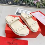 Valentino Garavani Rockstud Platform Mule Sandals 白色皮革铆钉厚底穆勒拖鞋 - 图片 3