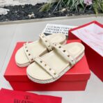 Valentino Garavani Rockstud Platform Mule Sandals 白色皮革铆钉厚底穆勒拖鞋 - 图片 2