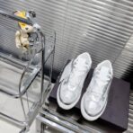 Valentino ONE STUD 小牛皮绑带运动鞋 银色