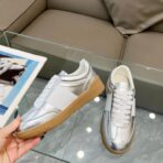 Valentino 华伦天奴 2024 春夏（24SS）系列的运动休闲鞋款 金属银调 - 图片 4