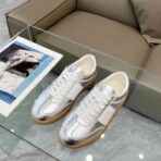 Valentino 华伦天奴 2024 春夏（24SS）系列的运动休闲鞋款 金属银调 - 图片 3