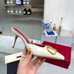 Valentino华伦天奴半拖版本V扣经典凉鞋 白色 - Image 4