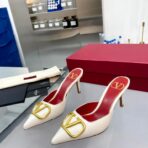 Valentino华伦天奴半拖版本V扣经典凉鞋 白色 - Image 3