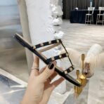 Valentino华伦天奴铆钉经典凉鞋  黑色 - 图片 3