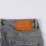 Versace范思哲 背后人像刺绣牛仔长裤 - 图片 4