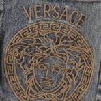 Versace范思哲 背后人像刺绣牛仔长裤 - 图片 3