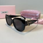 miumiu桃心墨镜