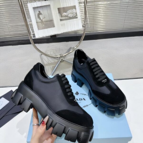 prada2024秋冬厚底乐福鞋新品黑色