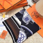 爱马仕最具代表性的丝巾 精致手工卷边