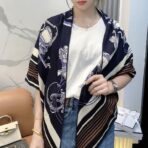 爱马仕最具代表性的丝巾 精致手工卷边 - Imagem 2