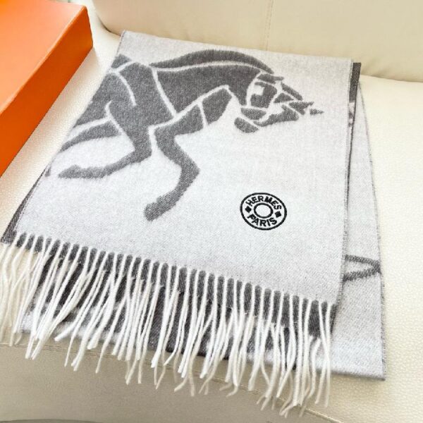 上新有质感2025爱马仕男女款围巾