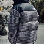 北面Supreme & The North Face 联名款铆钉羽绒服