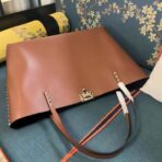 华伦天奴 Valentino Garavani Rockstud 粒面小牛皮托特包  棕色