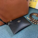 华伦天奴 Valentino Garavani Rockstud 粒面小牛皮托特包  棕色小号 - 图片 4