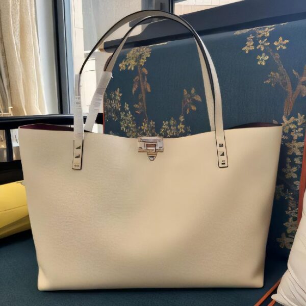 华伦天奴 Valentino Garavani Rockstud 粒面小牛皮托特包  白色