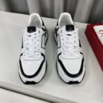 华伦天奴 Valentino Garavani Runner 系列休闲运动鞋（白黑配色款）