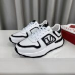 华伦天奴 Valentino Garavani Runner 系列休闲运动鞋（白黑配色款） - 图片 4