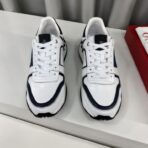 华伦天奴 Valentino Garavani Runner 系列休闲运动鞋（白黑配色款）