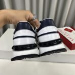 华伦天奴 Valentino Garavani Runner 系列休闲运动鞋（白黑配色款） - 图片 4