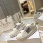 华伦天奴 Rockstud Untitled 系列低帮休闲运动鞋（白银配色款） - 图片 4