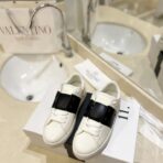 华伦天奴 Valentino Garavani Open Skate 系列低帮休闲情侣运动鞋（白黑配色款） - 图片 2