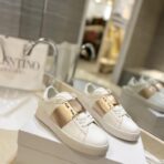 华伦天奴 Valentino Garavani Open Skate 系列低帮休闲情侣运动鞋（白玫瑰金配色款）