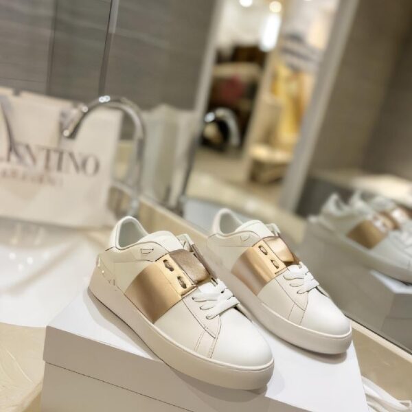 华伦天奴 Valentino Garavani Open Skate 系列低帮休闲情侣运动鞋（白玫瑰金配色款）