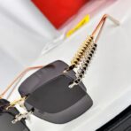 卡地亚（Cartier）Clash de Cartier 系列无框金属太阳镜 - Imagem 4