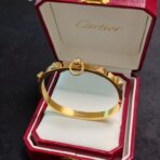 卡地亚（Cartier）Clash 系列 18K 黄金铆钉圆环手镯