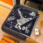 双面同色方巾 爱马仕《星辰合唱曲》