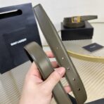 圣罗兰（Saint Laurent）YSL 标识系列橄榄绿色牛皮银色方形 YSL 扣腰带 - Imagem 4